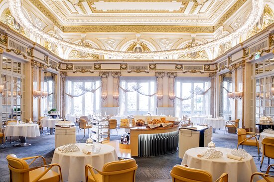 unforgettable dining experience at le louis xv restaurant in monaco