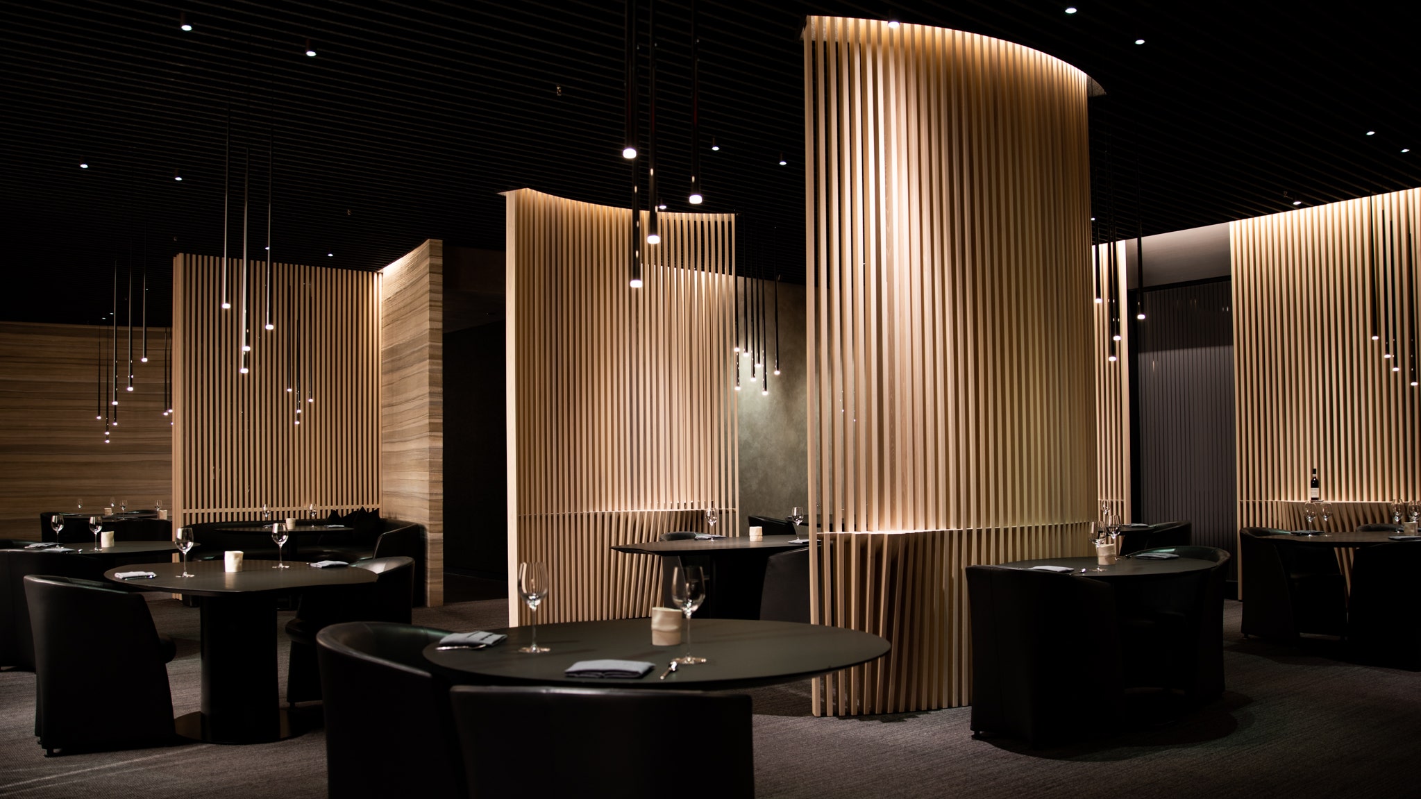 experience modern cuisine at ever restaurant in chicago a foodies delight
