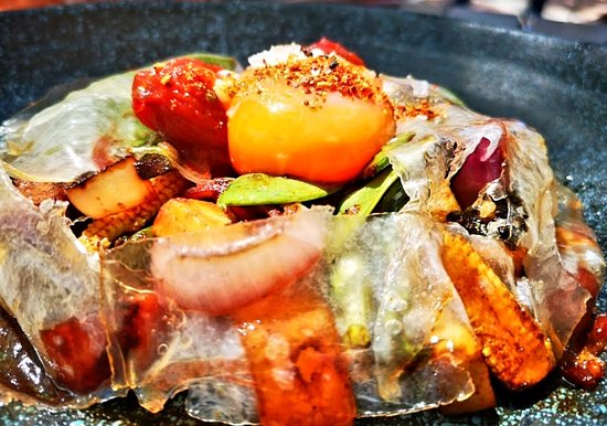 experience fusion cuisine at la sarten restaurant in tres cantos