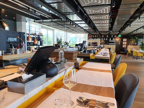 review wils restaurant in amsterdam world cuisine delights