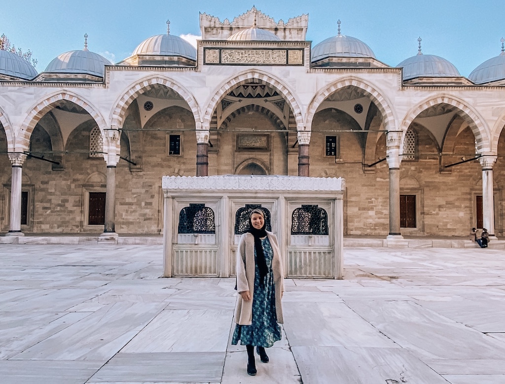 What to wear to Mikla (Istanbul)? Women & Men Dress code