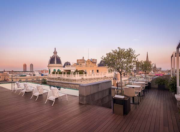 What to wear to Rooftop at Ohla Eixample (Barcelona)? Women & Men Dress ...